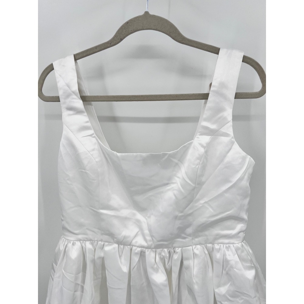 Lulus White Satin Bubble Hem Mini Dress Sleeveless Scoop Neck XL New - Picture 3 of 9